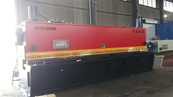 QC11Y-12×6000液壓閘式剪板機